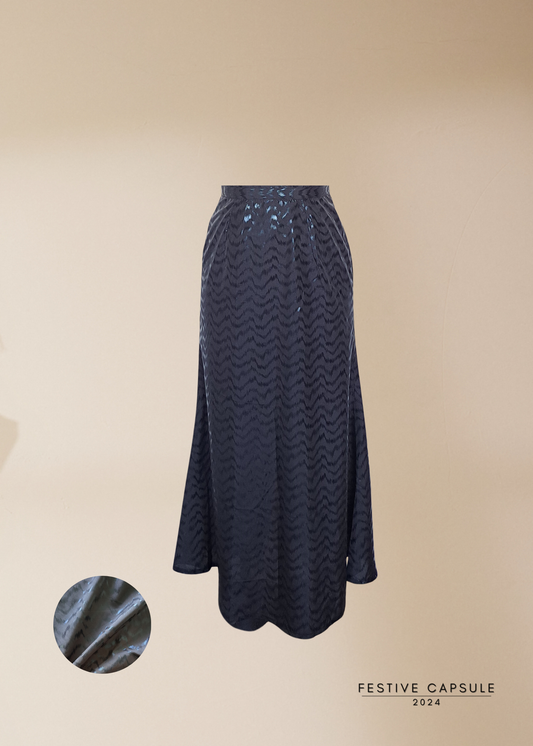 Hera Skirt in Shimmer Black